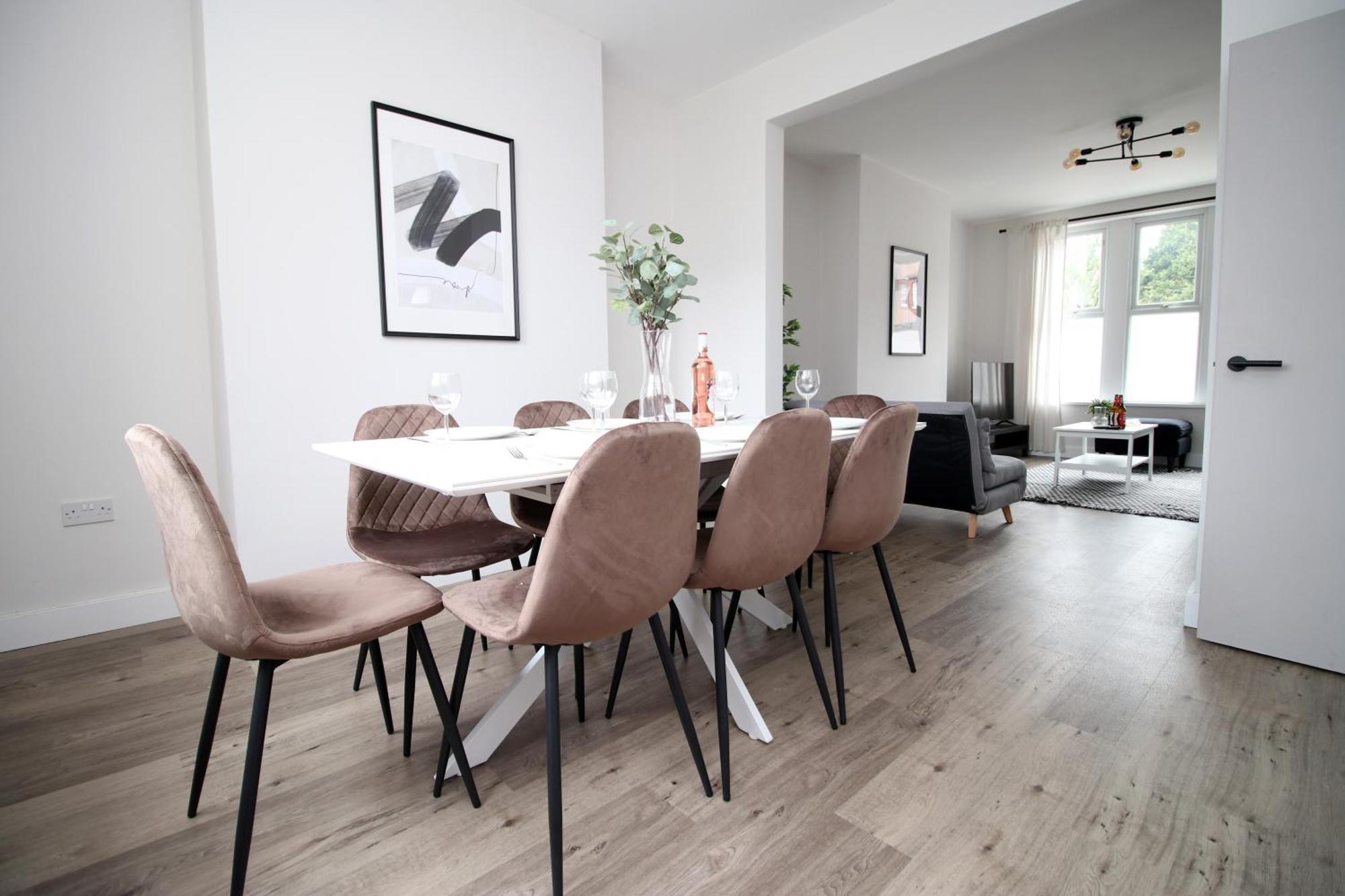 Large 5 Bedroom House - Harlequin Gardens By Ty Sa Cardiff Eksteriør billede